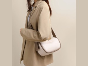کیف دوشی و کراس بادی زنانه و دخترانه چرمی IOS/Aiguoshi new crossbody bags for women 6790