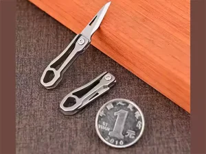 چاقو آنباکسینگ تاشو تیتانیومی قابل آویز از دسته کلید mini knife sharp carry-on keychain pendant unboxing