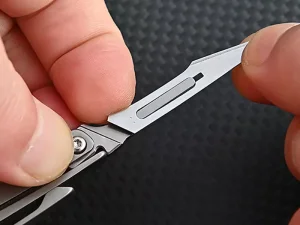 چاقوی آنباکسینگ تیتانیومی تاشو دارای دو نوع تیغه قابل تعویض Replaceable Blade Unboxing Knife